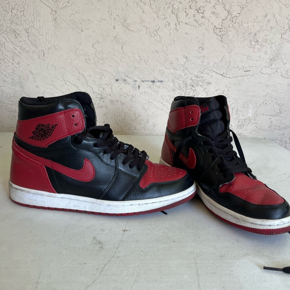 Red and black air Jordan’s size 10